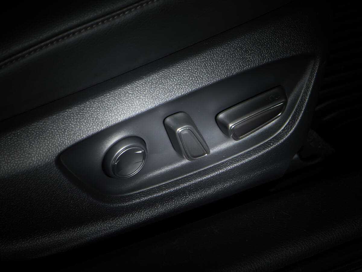 Б/У Тойота Камри 2021 года. Фото: #16