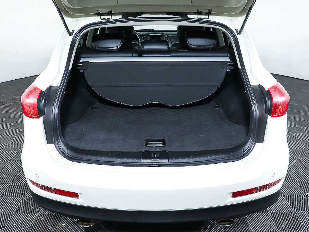 Б/У Инфинити К-Икс50 2013 года. Фото: #9