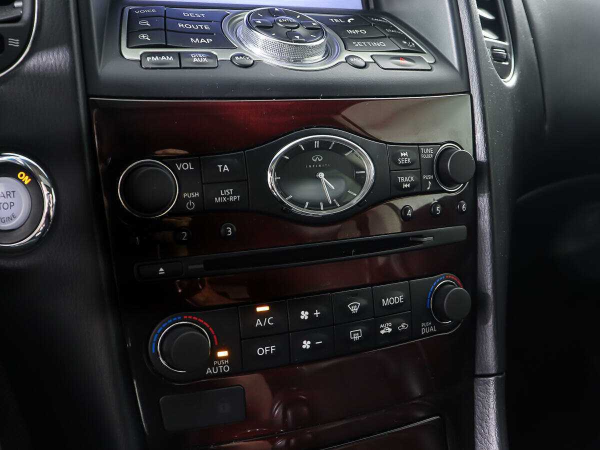 Б/У Инфинити К-Икс50 2013 года. Фото: #20