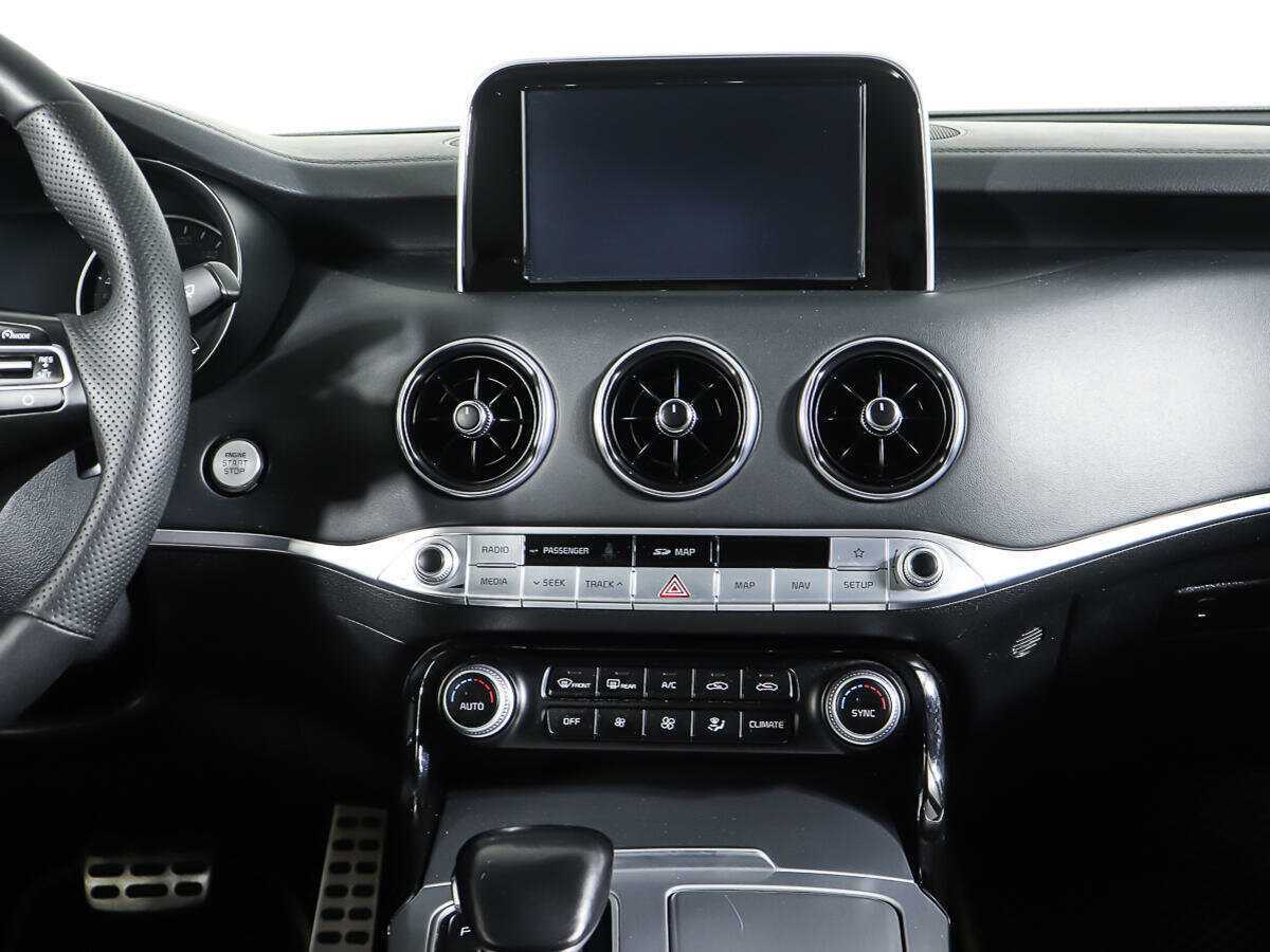 Б/У Киа Стингер 2018 года. Фото: #11