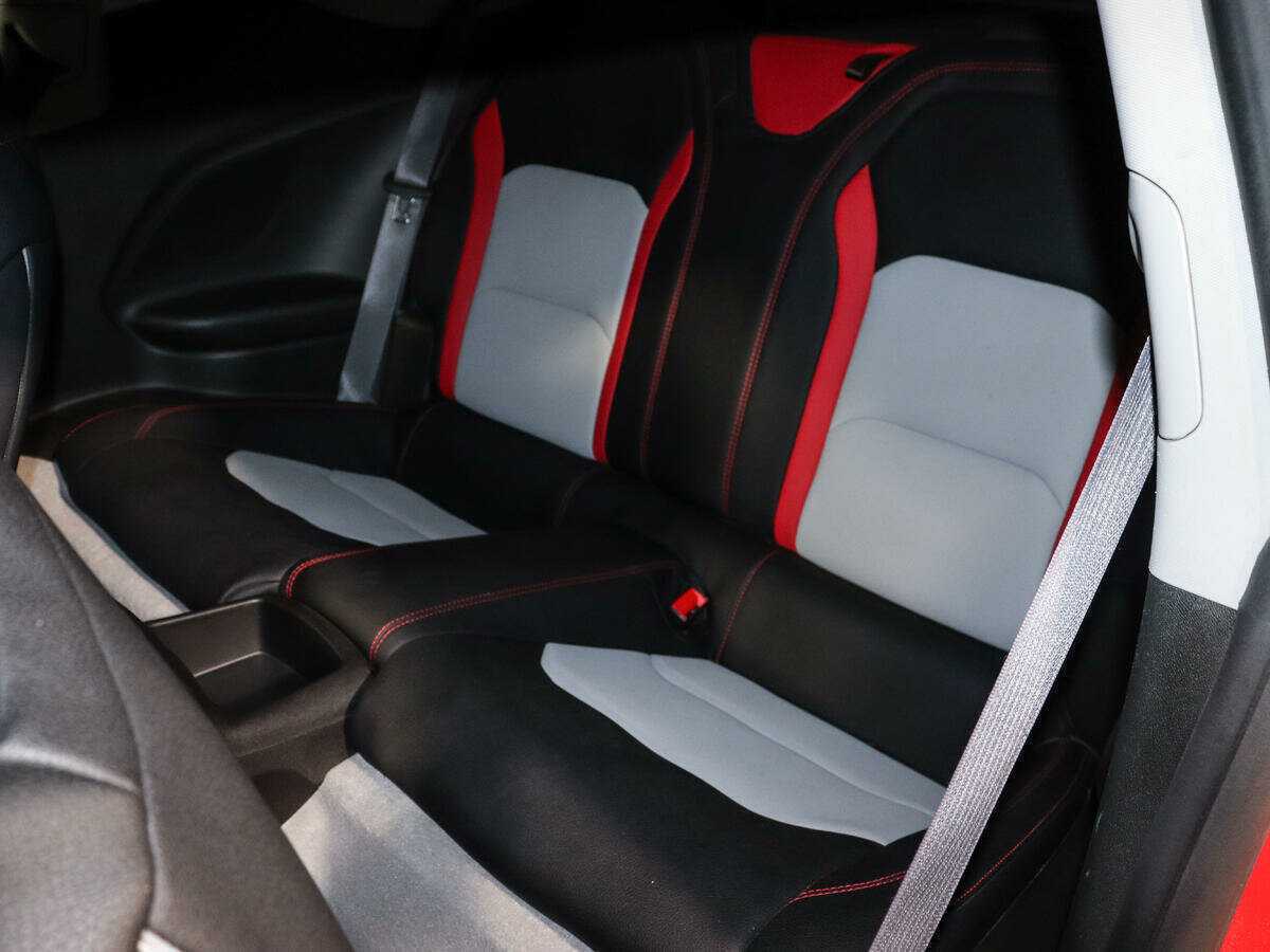 Б/У Шевроле Камаро 2016 года. Фото: #9