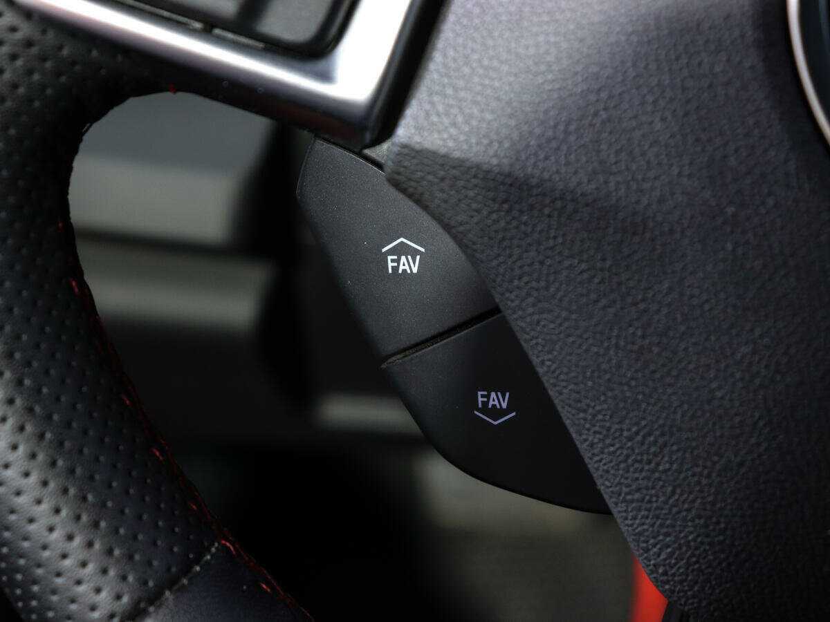 Б/У Шевроле Камаро 2016 года. Фото: #20