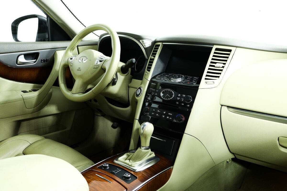 Б/У Инфинити Ф-Икс 2012 года. Фото: #8