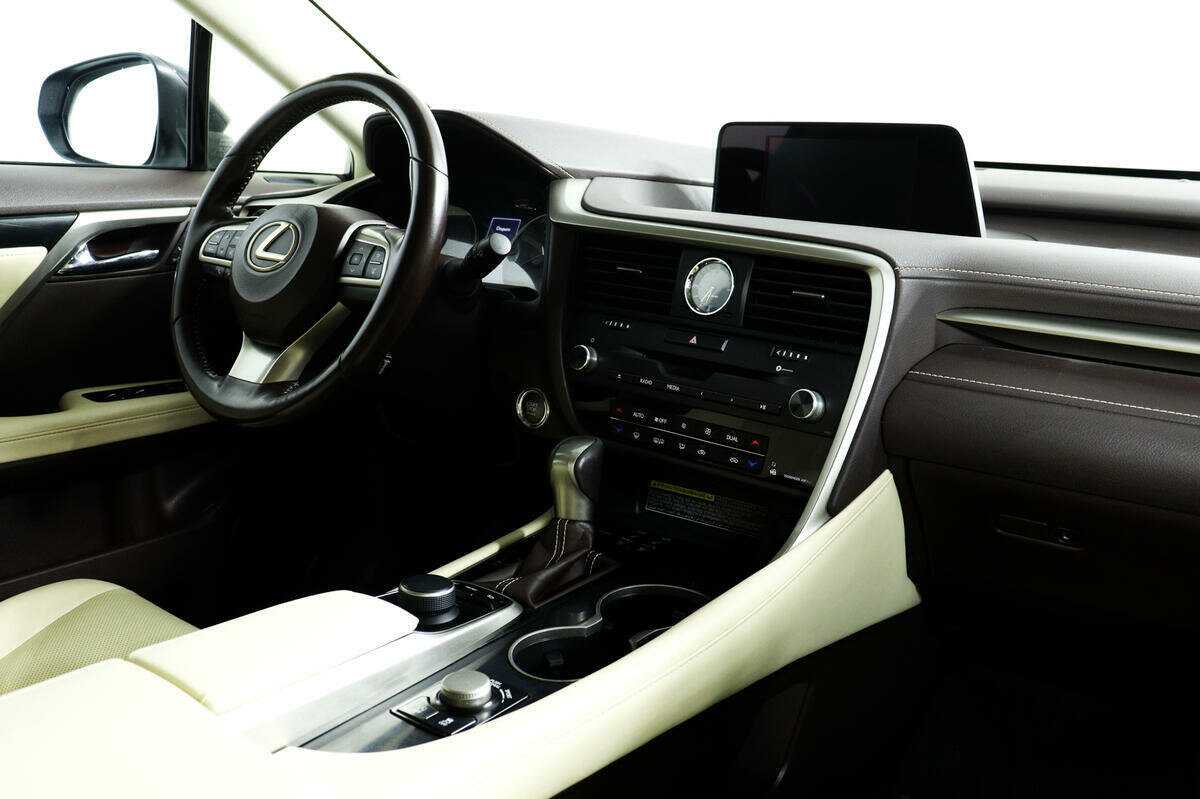 Б/У Лексус Р-Икс 2018 года. Фото: #8