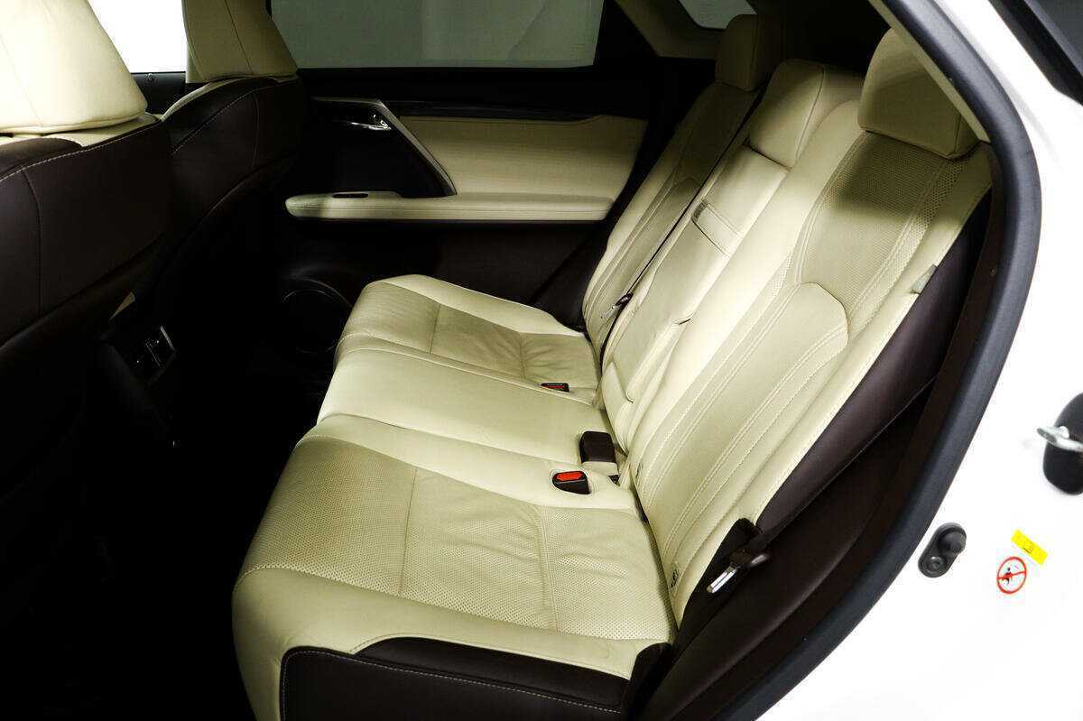 Б/У Лексус Р-Икс 2018 года. Фото: #11