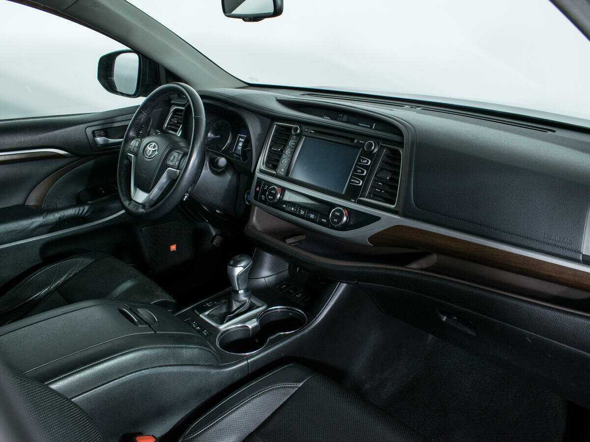 Б/У Тойота Хайлэндер 2013 года. Фото: #7