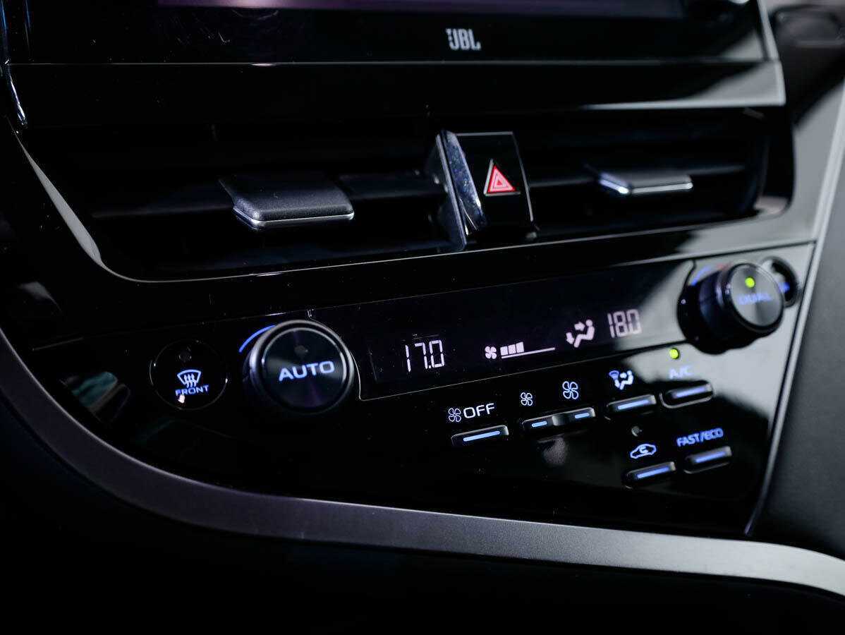 Б/У Тойота Камри 2021 года. Фото: #20