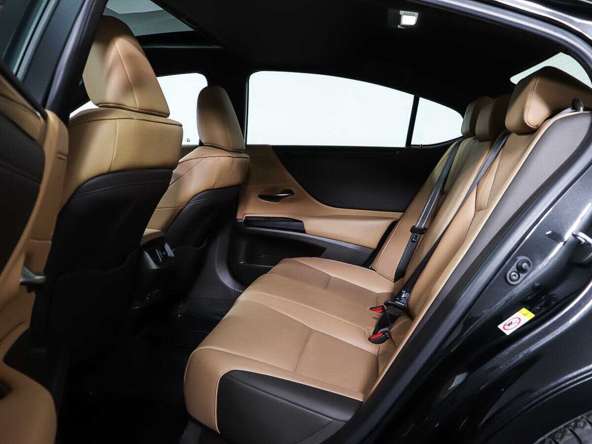 Б/У Лексус ЕС 2019 года. Фото: #9