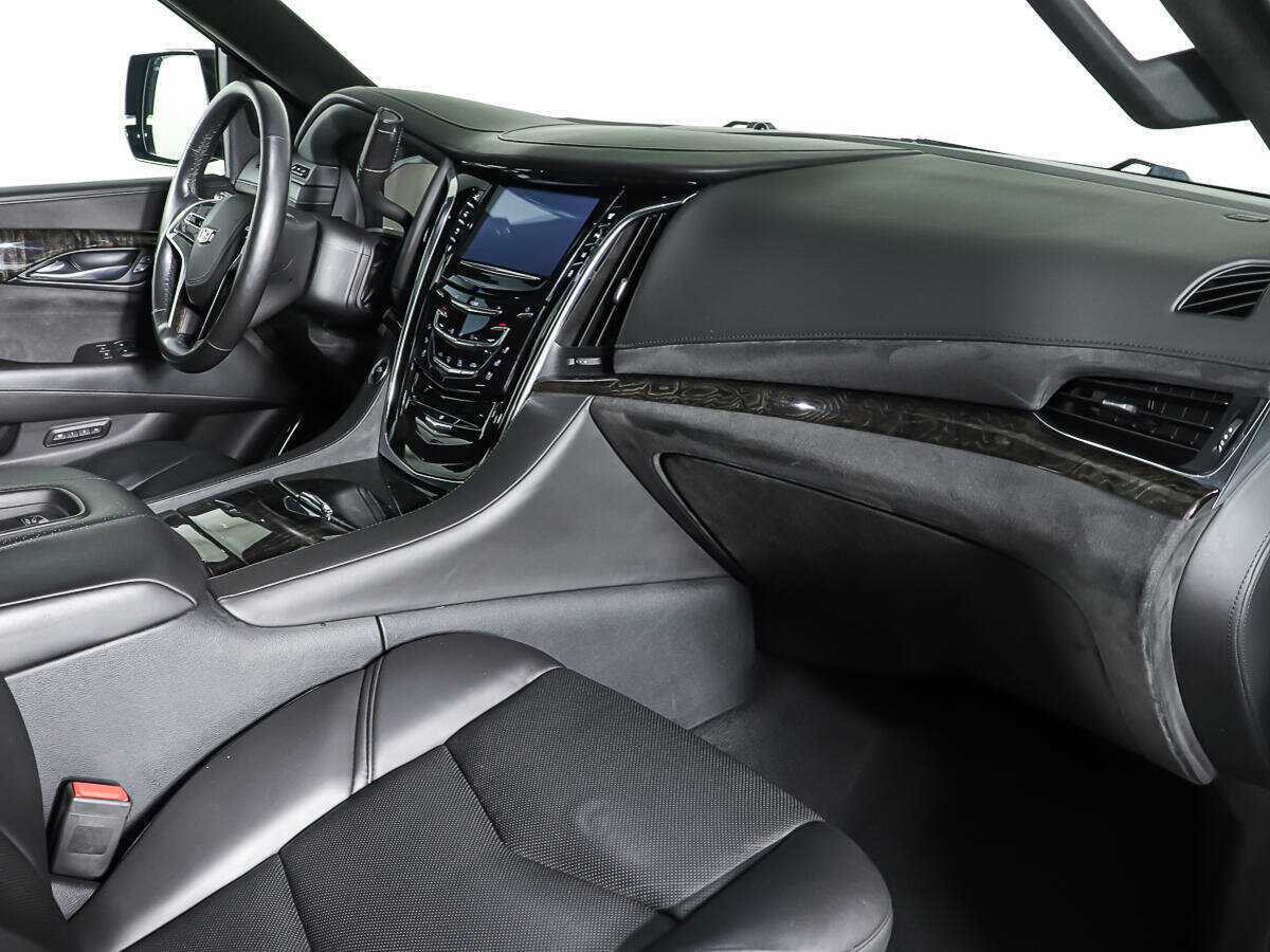 Б/У Кадиллак Эскалэйд 2015 года. Фото: #8