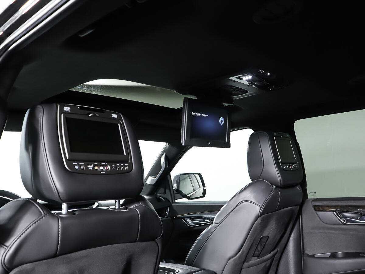 Б/У Кадиллак Эскалэйд 2015 года. Фото: #16