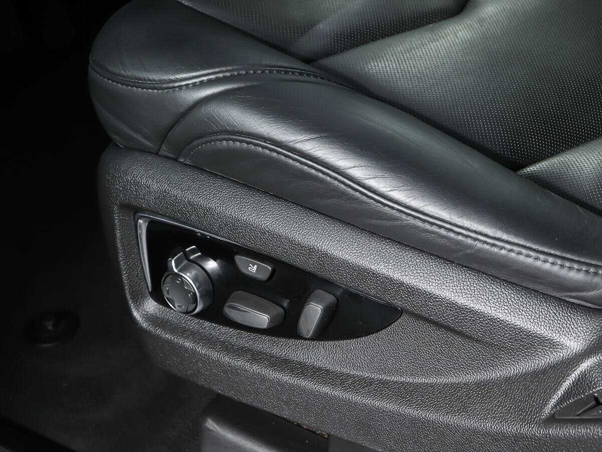 Б/У Кадиллак Эскалэйд 2015 года. Фото: #26