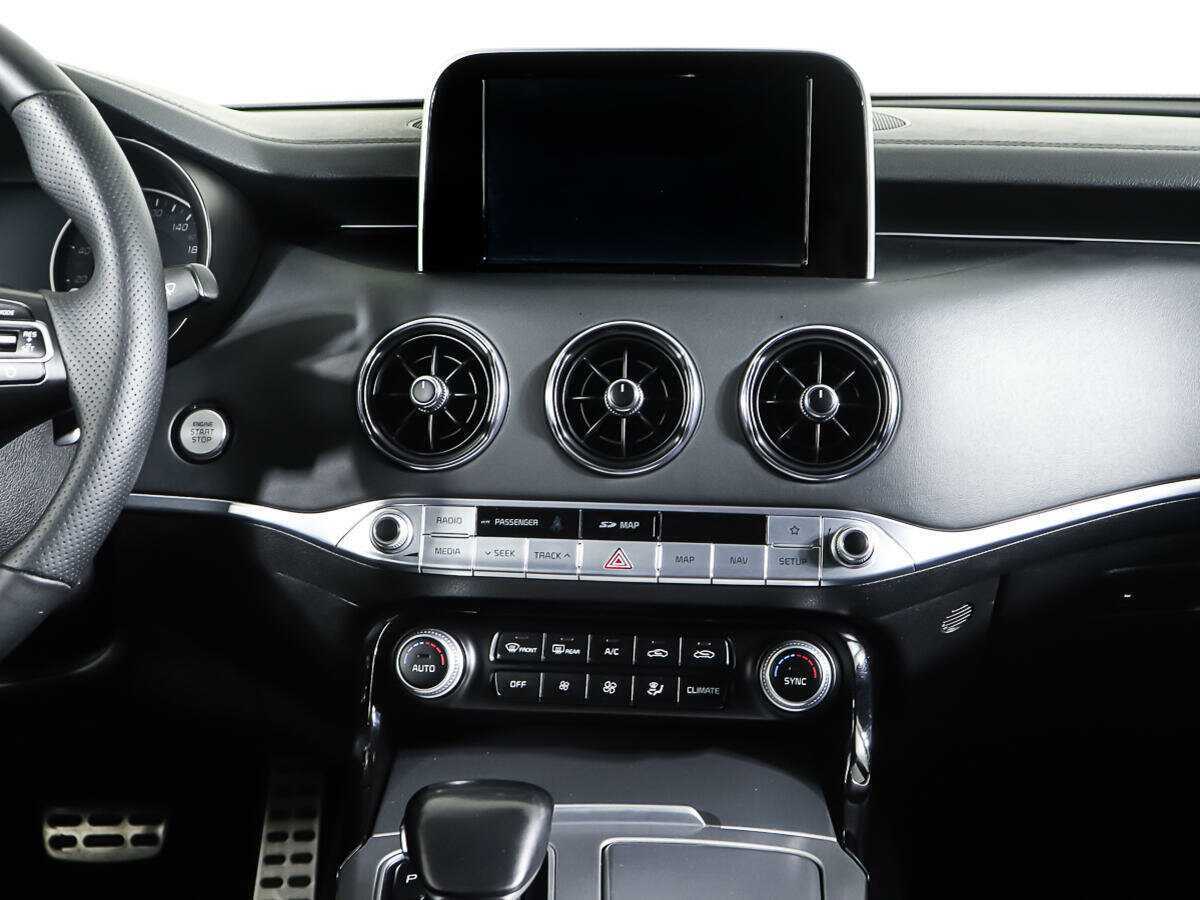 Б/У Киа Стингер 2018 года. Фото: #11