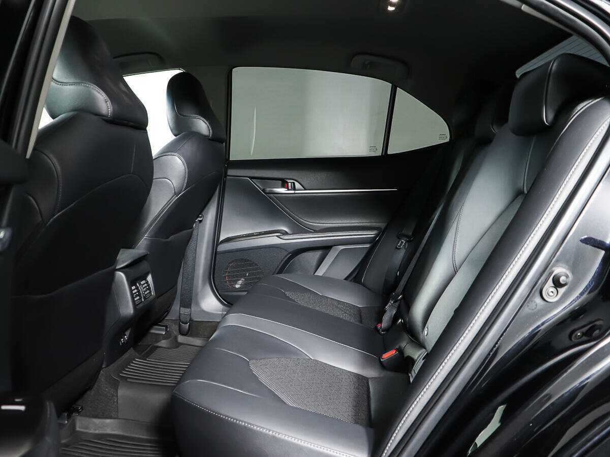 Б/У Тойота Камри 2021 года. Фото: #11