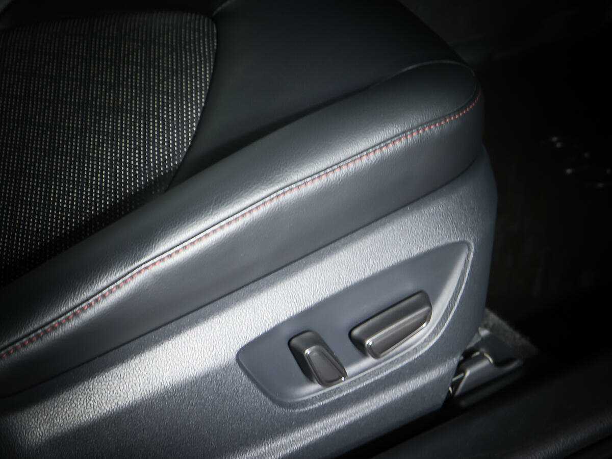 Б/У Тойота Камри 2020 года. Фото: #15