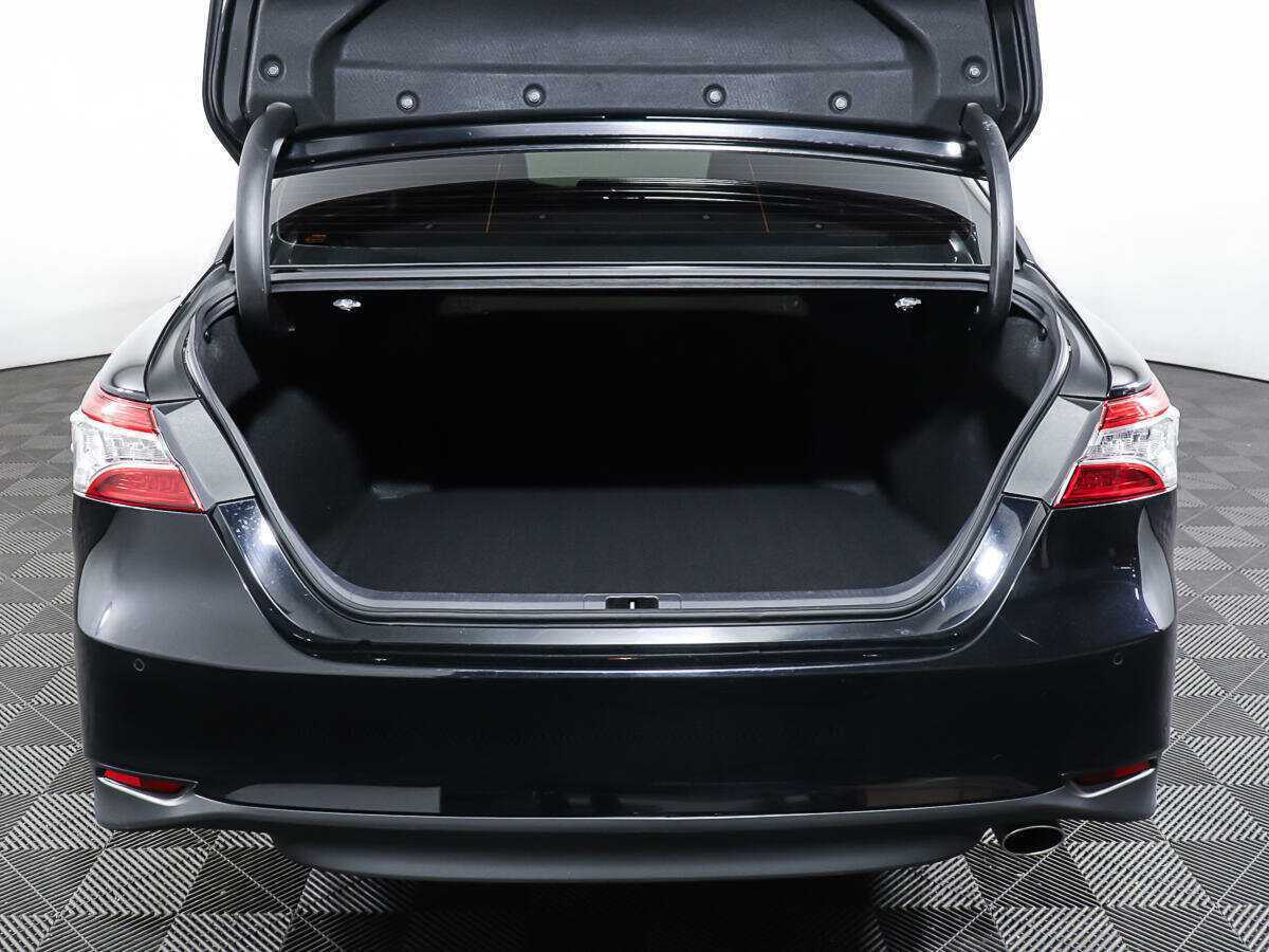 Б/У Тойота Камри 2021 года. Фото: #9