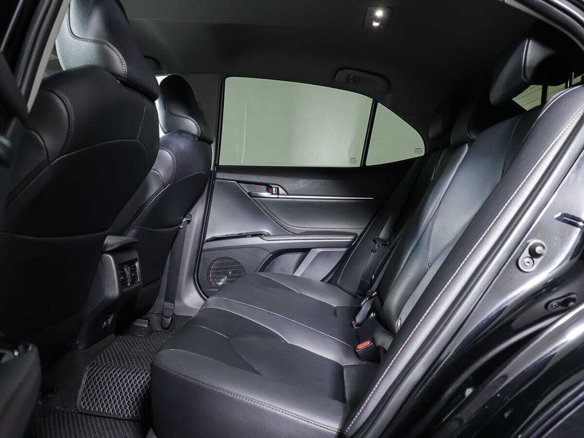 Б/У Тойота Камри 2021 года. Фото: #12