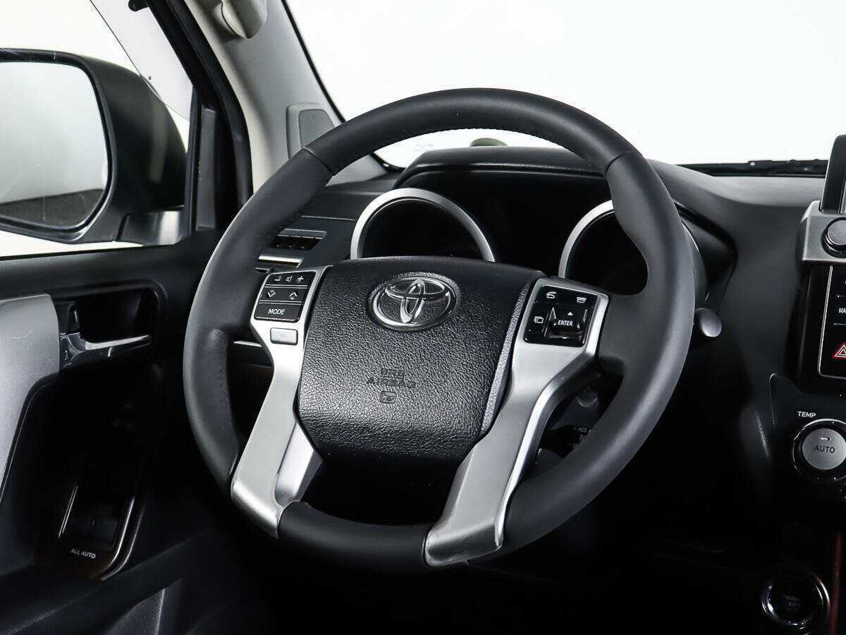 Б/У Тойота Лэнд Крузер Прадо 2013 года. Фото: #13