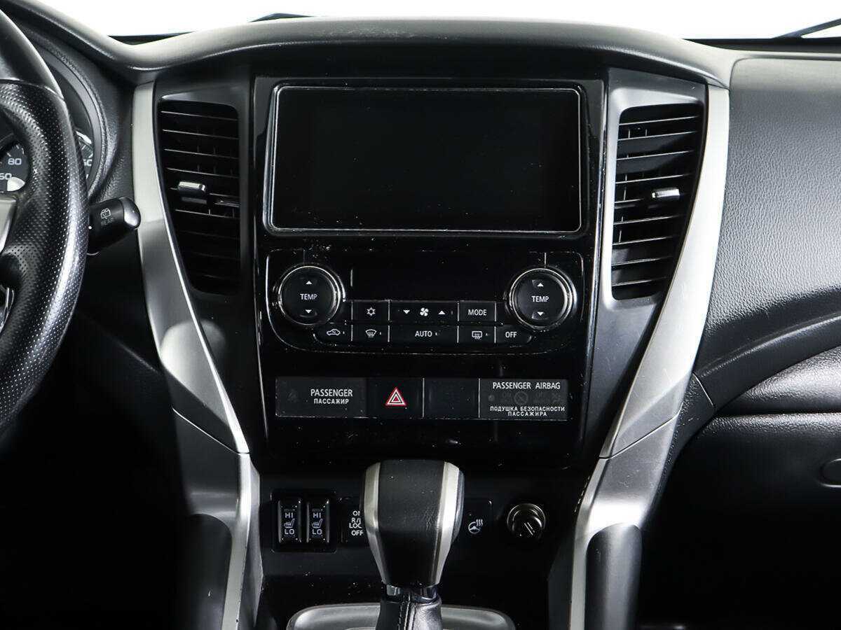 Б/У Митсубиши Паджеро Спорт 2018 года. Фото: #11