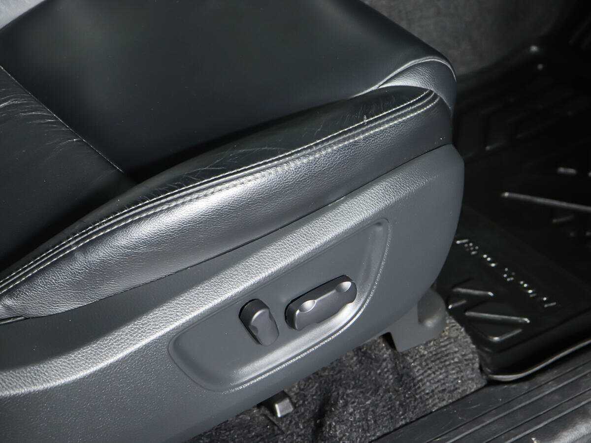 Б/У Митсубиши Паджеро Спорт 2018 года. Фото: #15