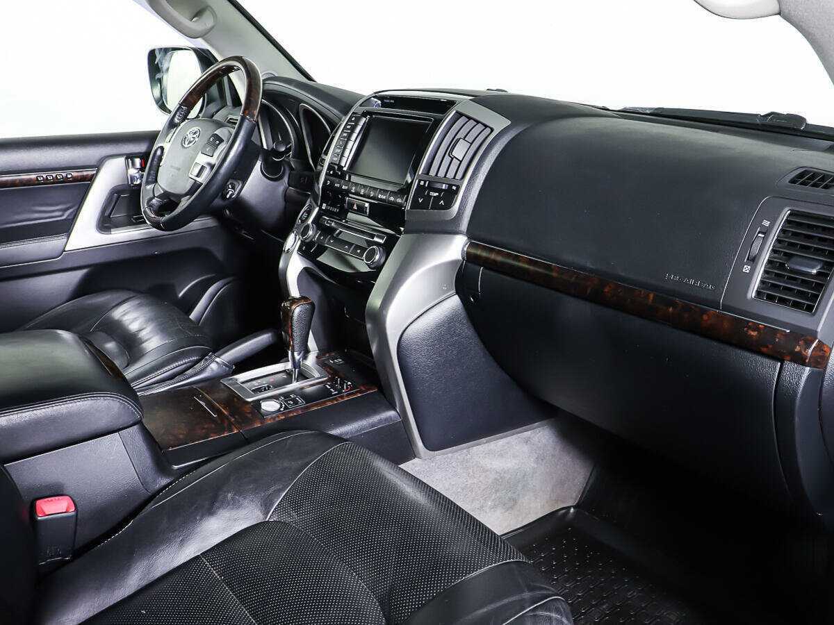 Б/У Тойота Лэнд Крузер 2012 года. Фото: #11