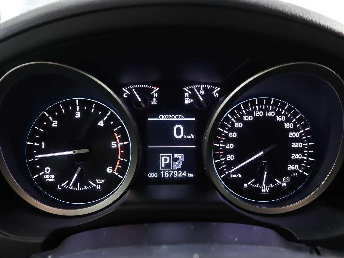 Б/У Тойота Лэнд Крузер 2012 года. Фото: #16