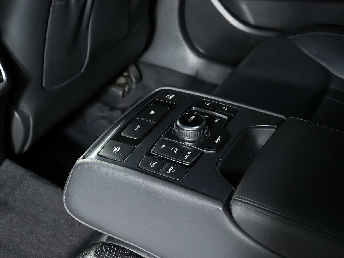 Б/У Генезис Г80 2017 года. Фото: #15