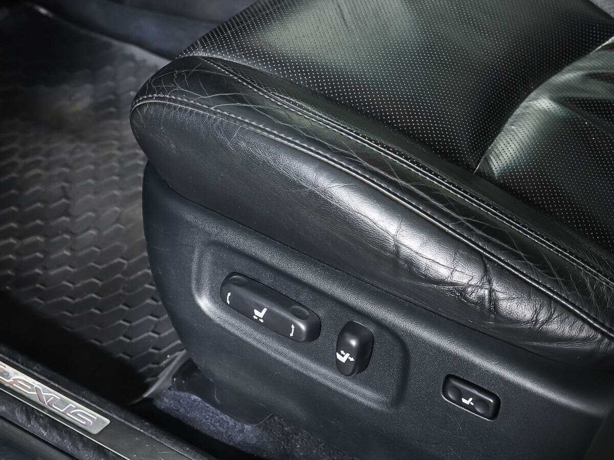 Б/У Лексус Р-Икс 2006 года. Фото: #14