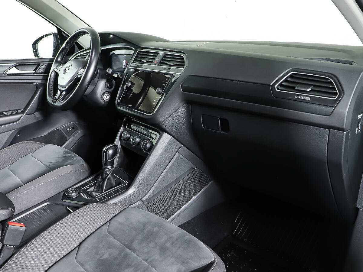 Б/У Фольксваген Тигуан 2018 года. Фото: #8