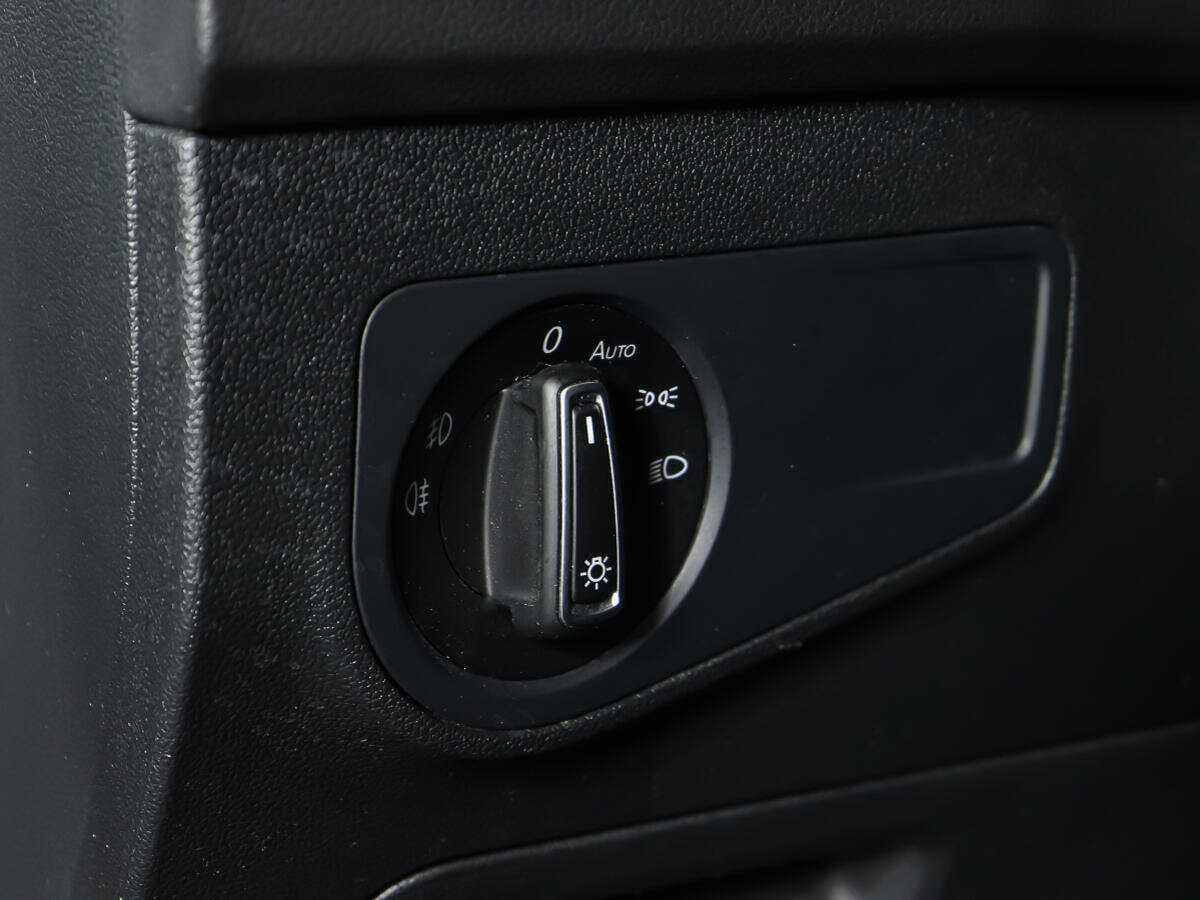 Б/У Фольксваген Тигуан 2018 года. Фото: #16