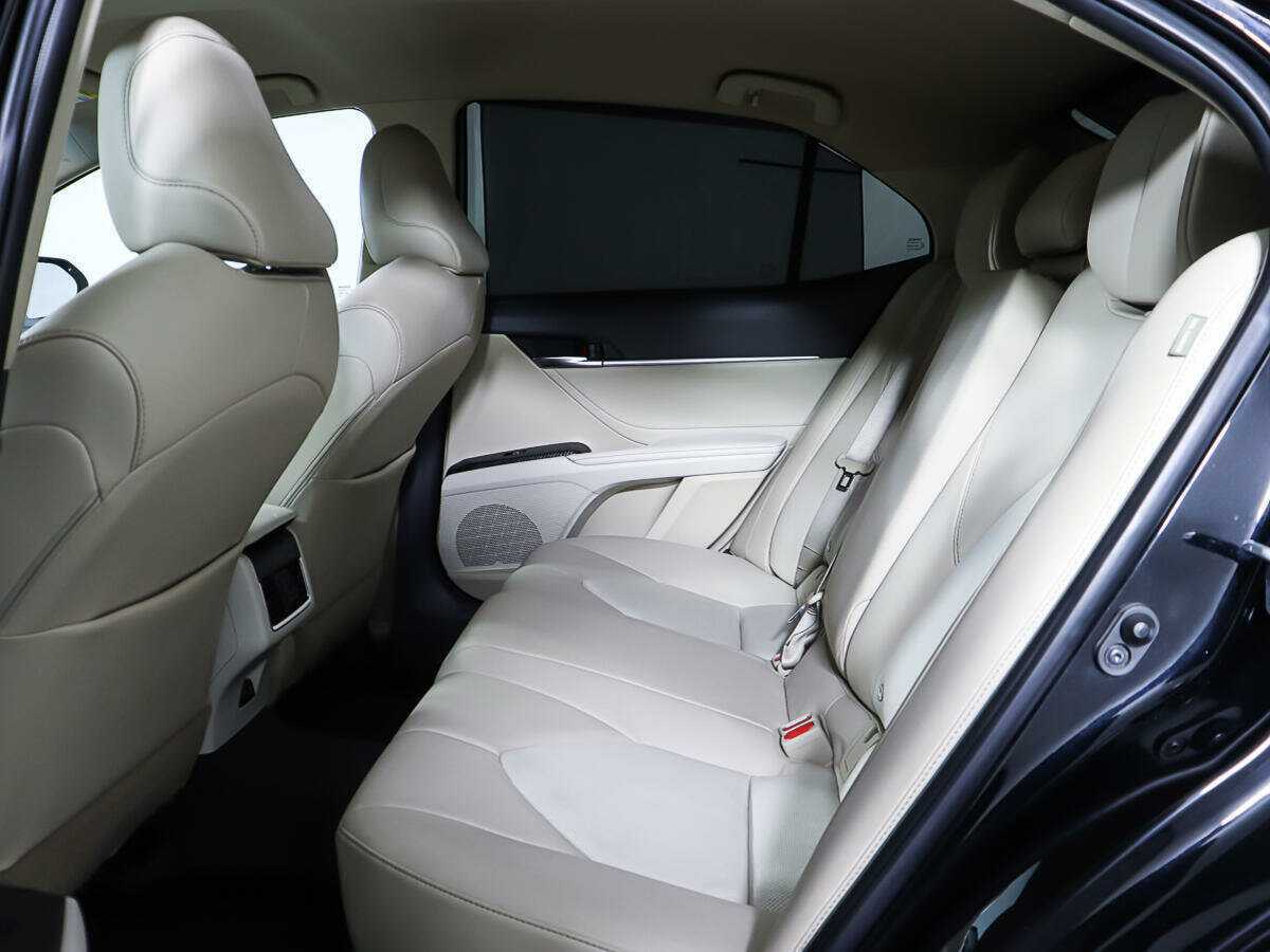 Б/У Тойота Камри 2019 года. Фото: #9