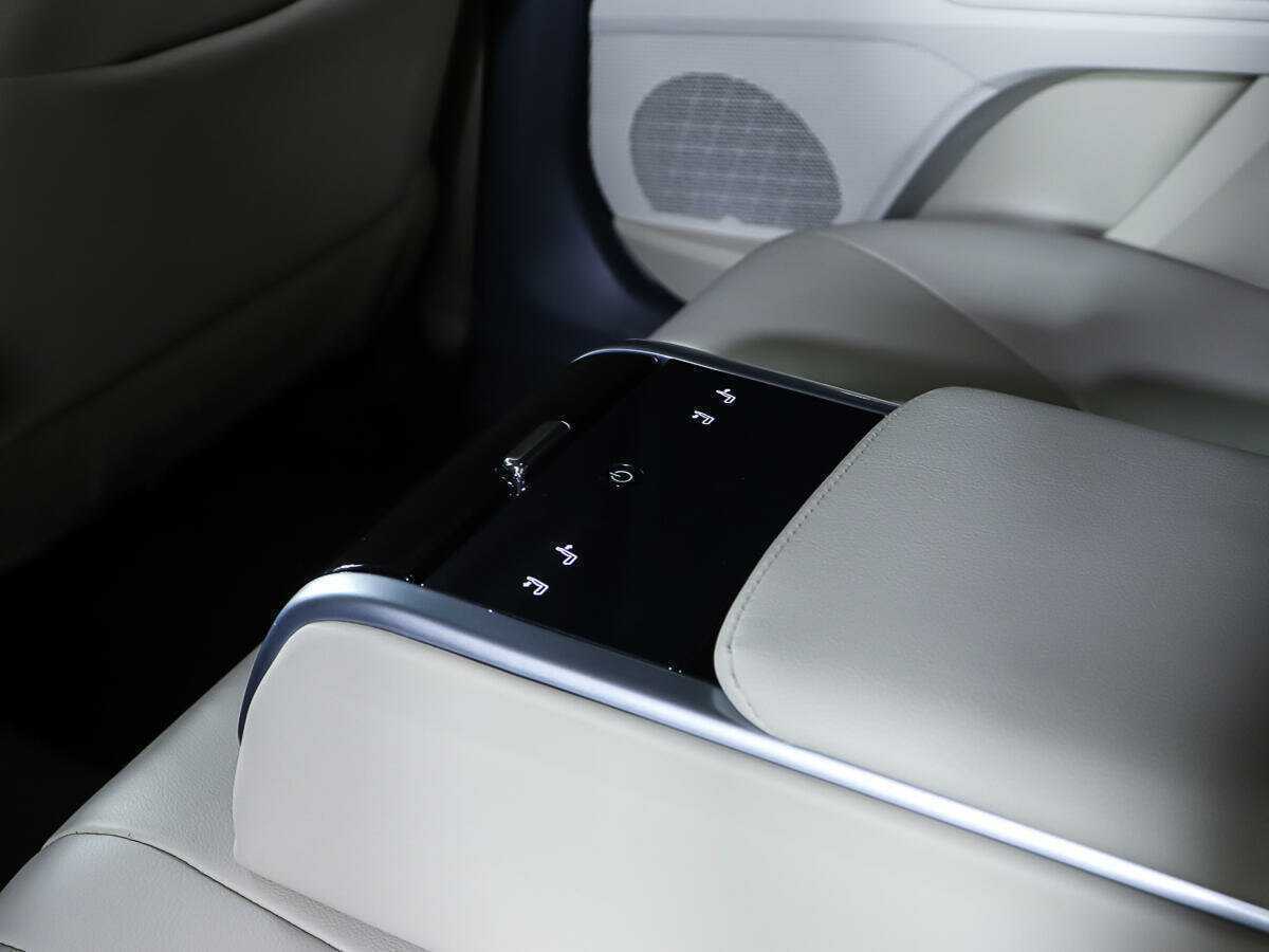 Б/У Тойота Камри 2019 года. Фото: #15