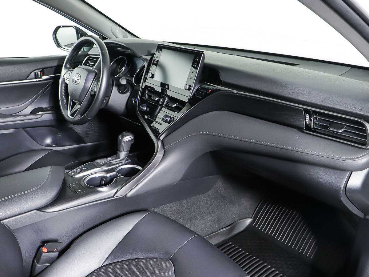 Б/У Тойота Камри 2021 года. Фото: #8