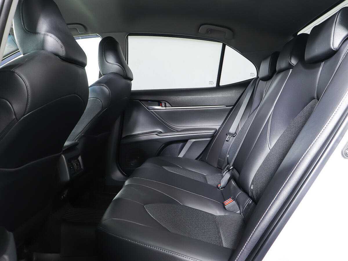 Б/У Тойота Камри 2021 года. Фото: #9