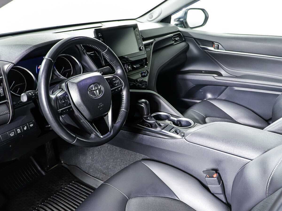 Б/У Тойота Камри 2021 года. Фото: #12