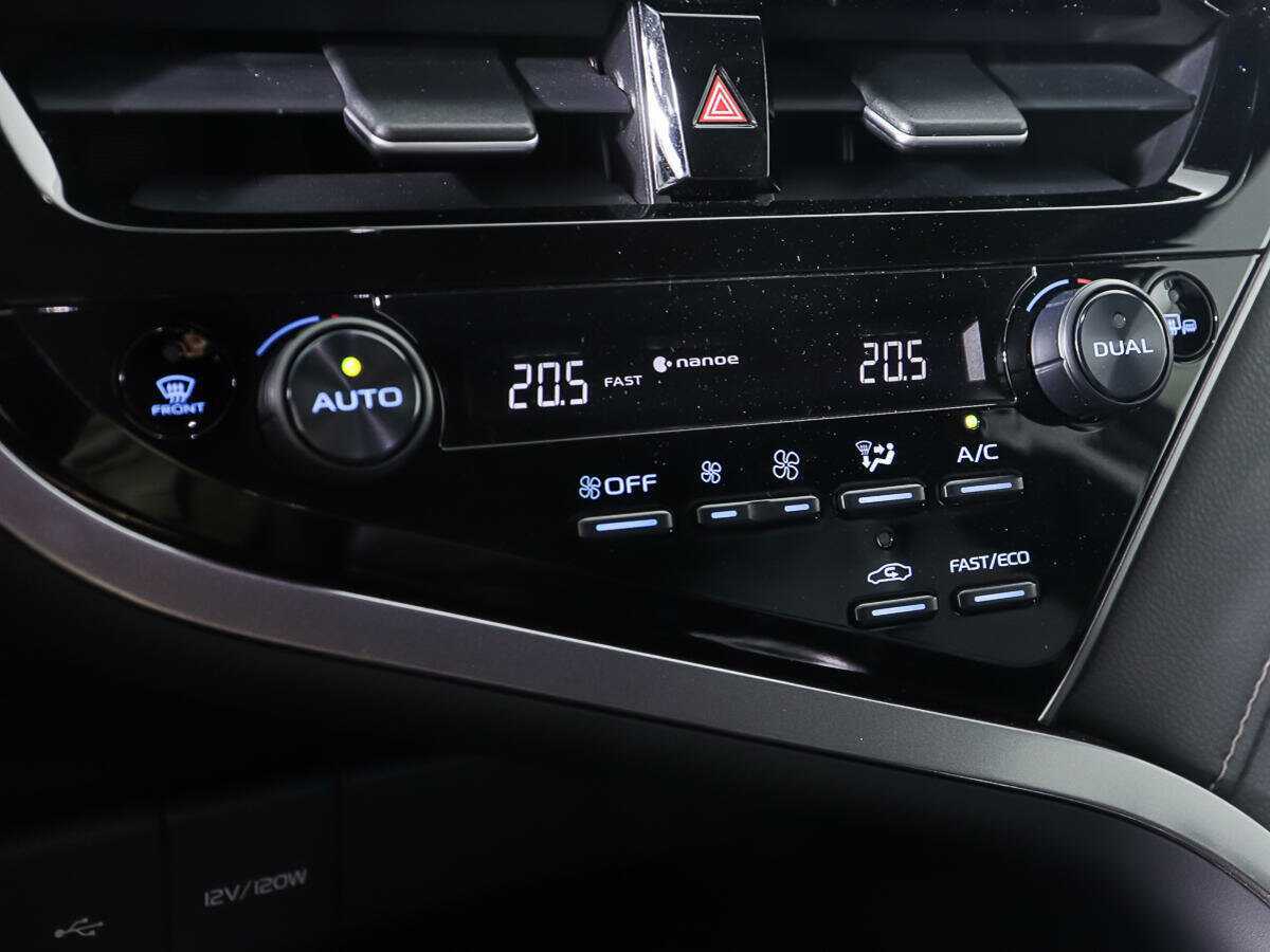 Б/У Тойота Камри 2021 года. Фото: #18