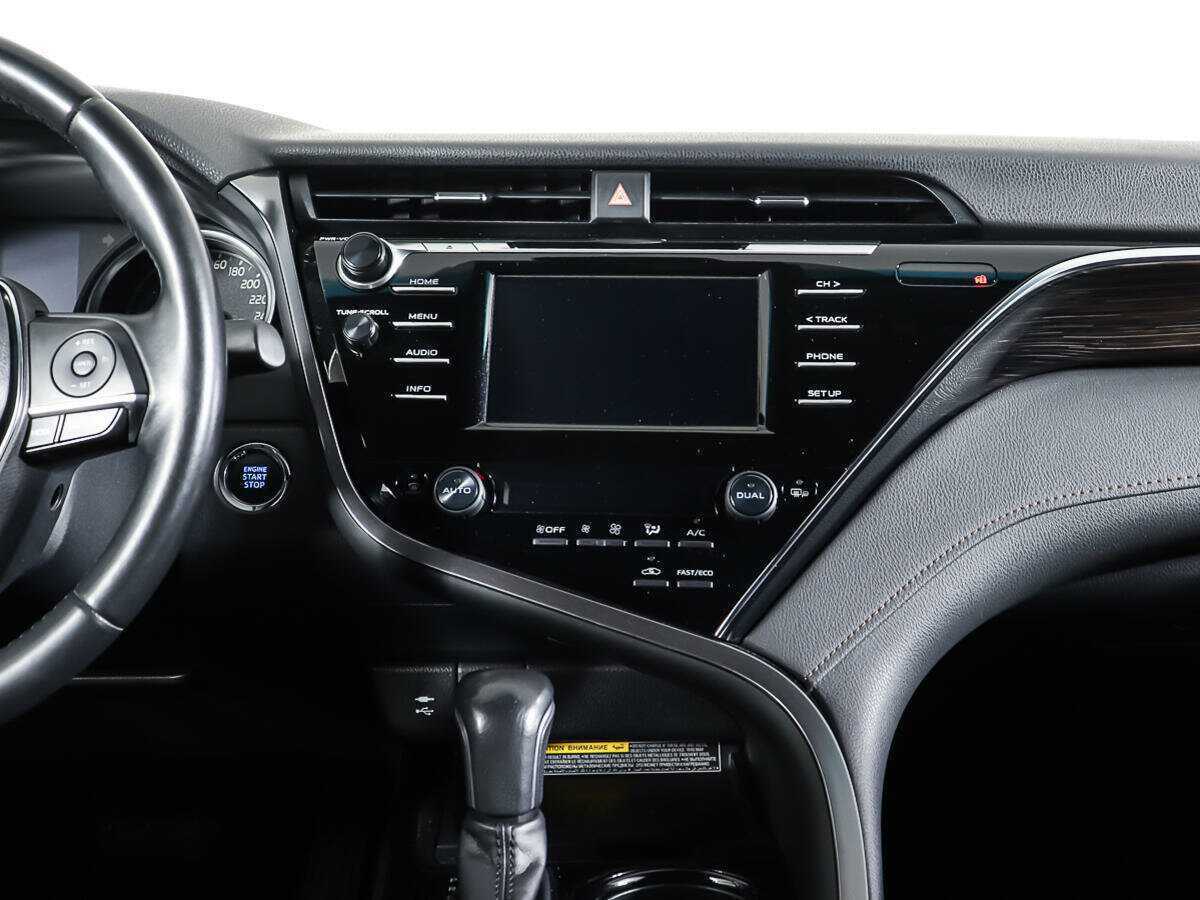 Б/У Тойота Камри 2020 года. Фото: #11