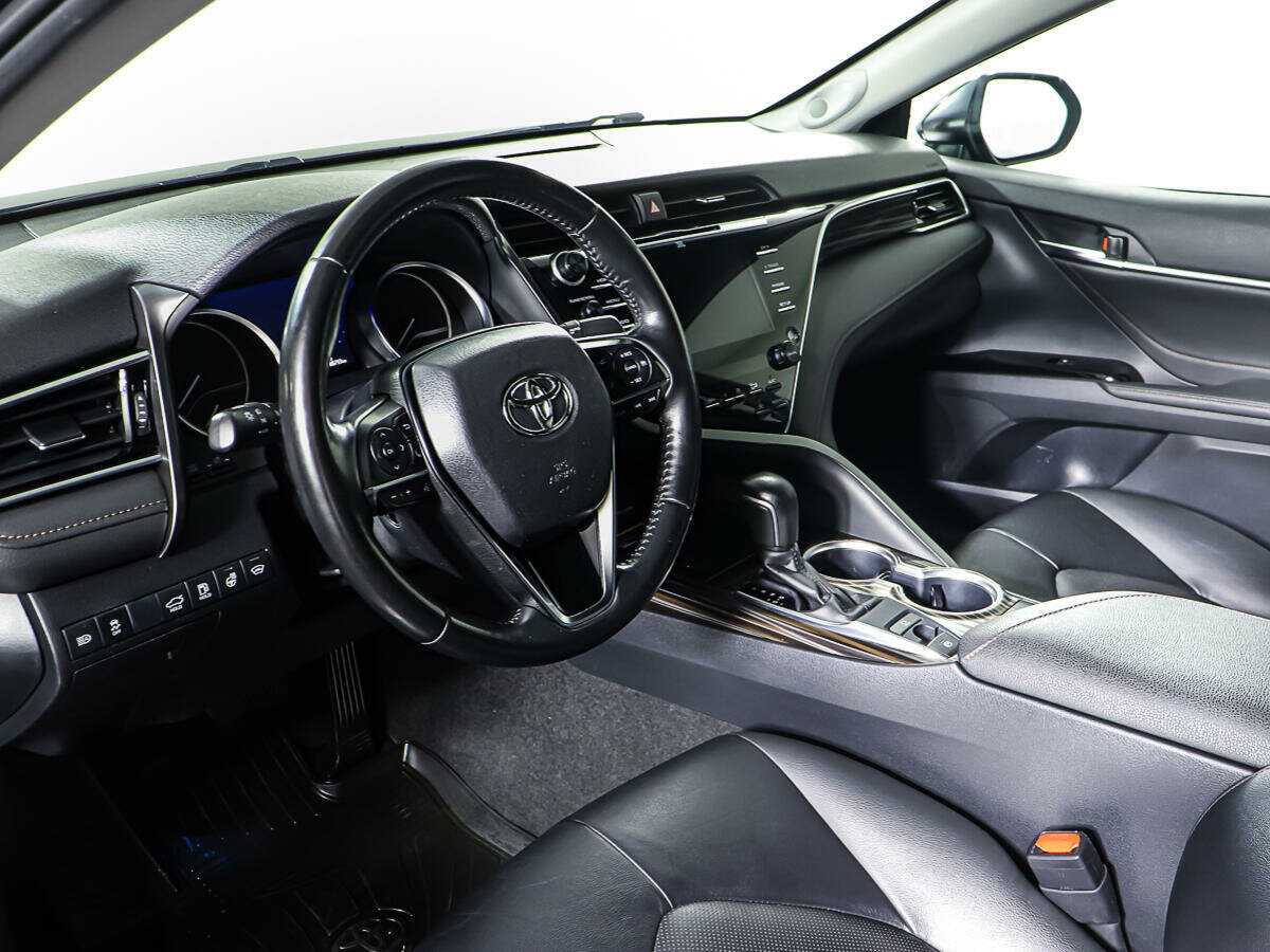 Б/У Тойота Камри 2020 года. Фото: #12