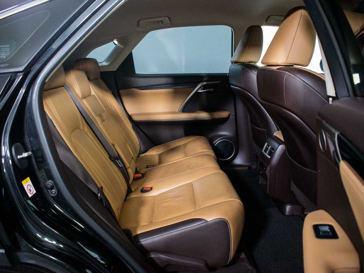 Б/У Лексус Р-Икс 2016 года. Фото: #6