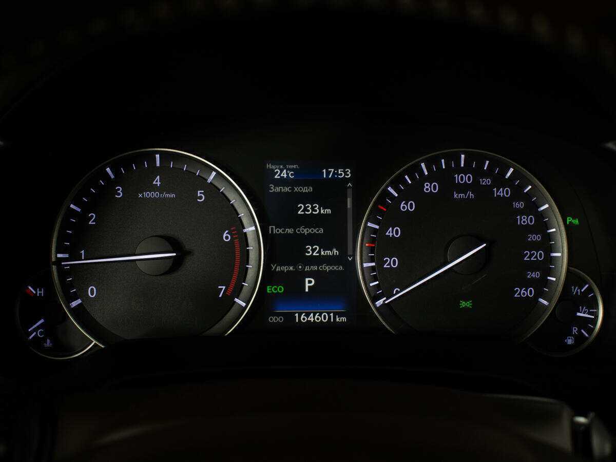 Б/У Лексус Р-Икс 2016 года. Фото: #8