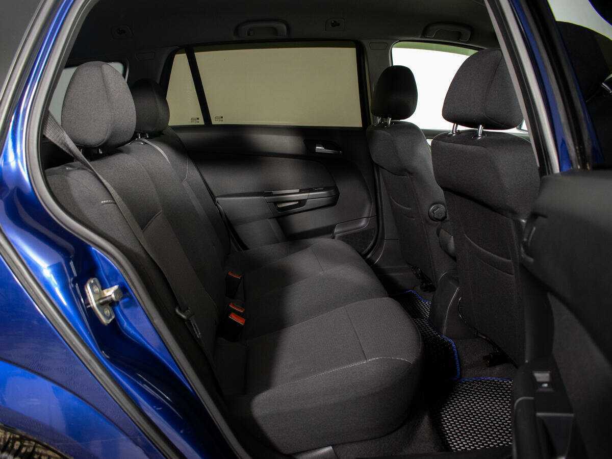 Б/У Опель Астра 2010 года. Фото: #9