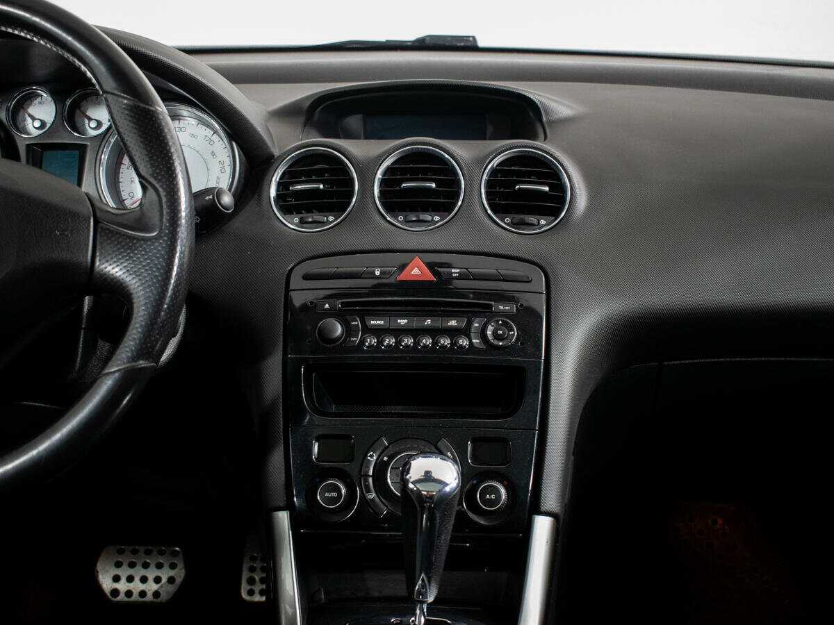 Б/У Пежо 308 2011 года. Фото: #8