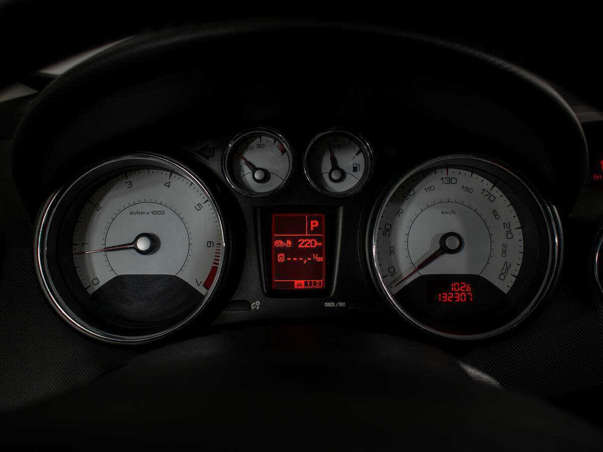 Б/У Пежо 308 2011 года. Фото: #9