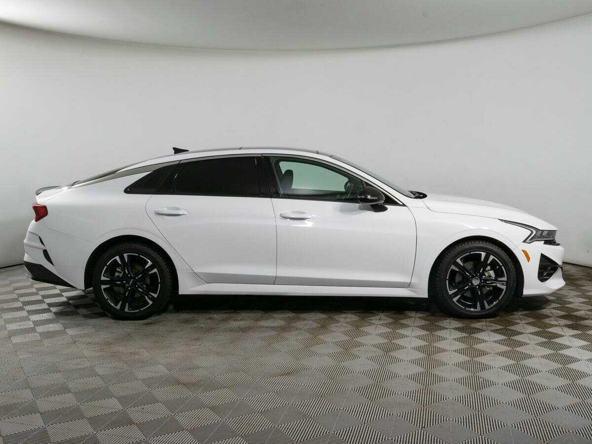 Б/У Киа К5 2023 года. Фото: #3