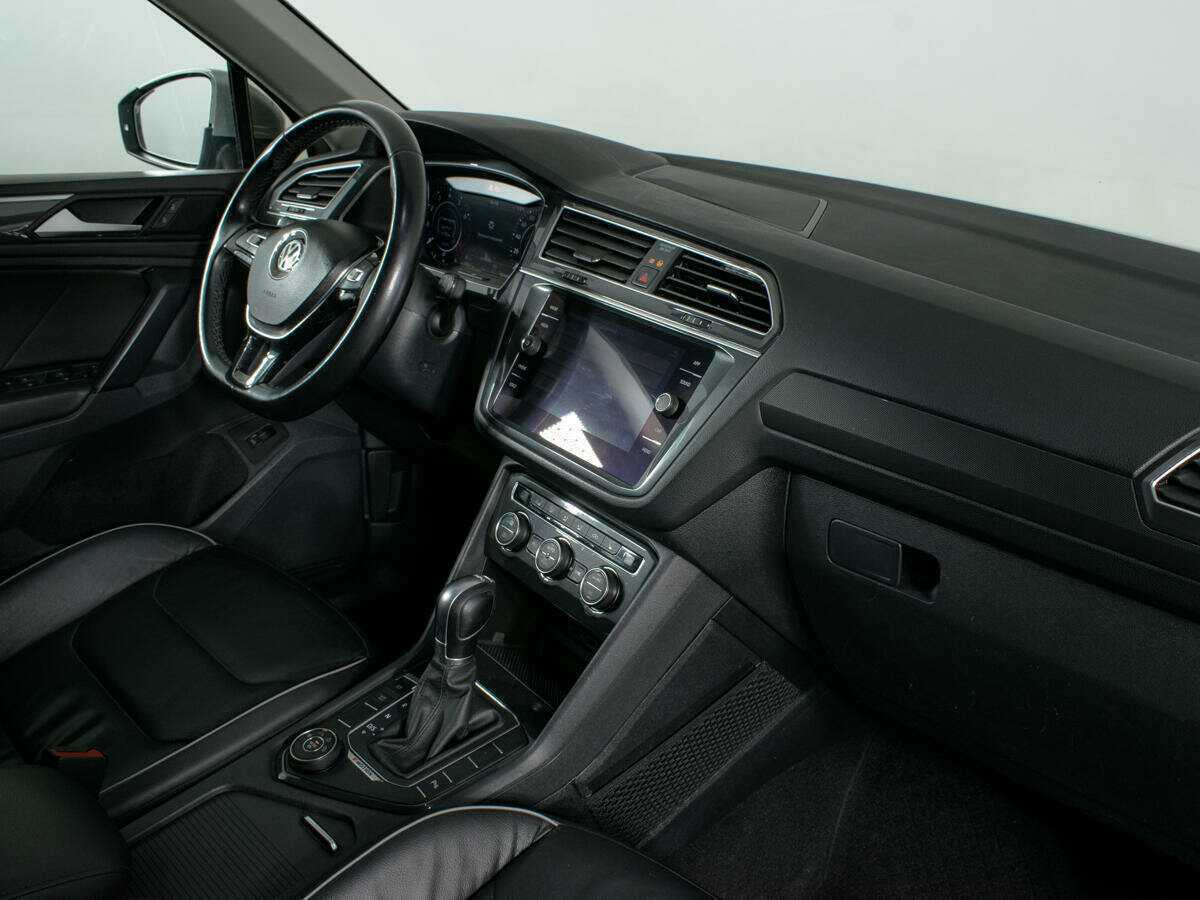 Б/У Фольксваген Тигуан 2018 года. Фото: #9