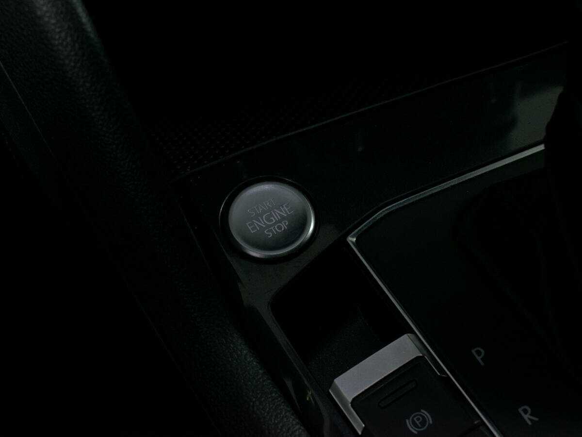 Б/У Фольксваген Тигуан 2018 года. Фото: #18