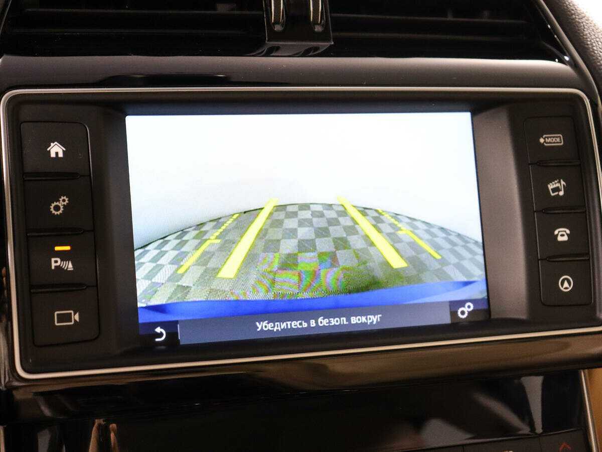 Б/У Ягуар ИксЕ 2016 года. Фото: #15