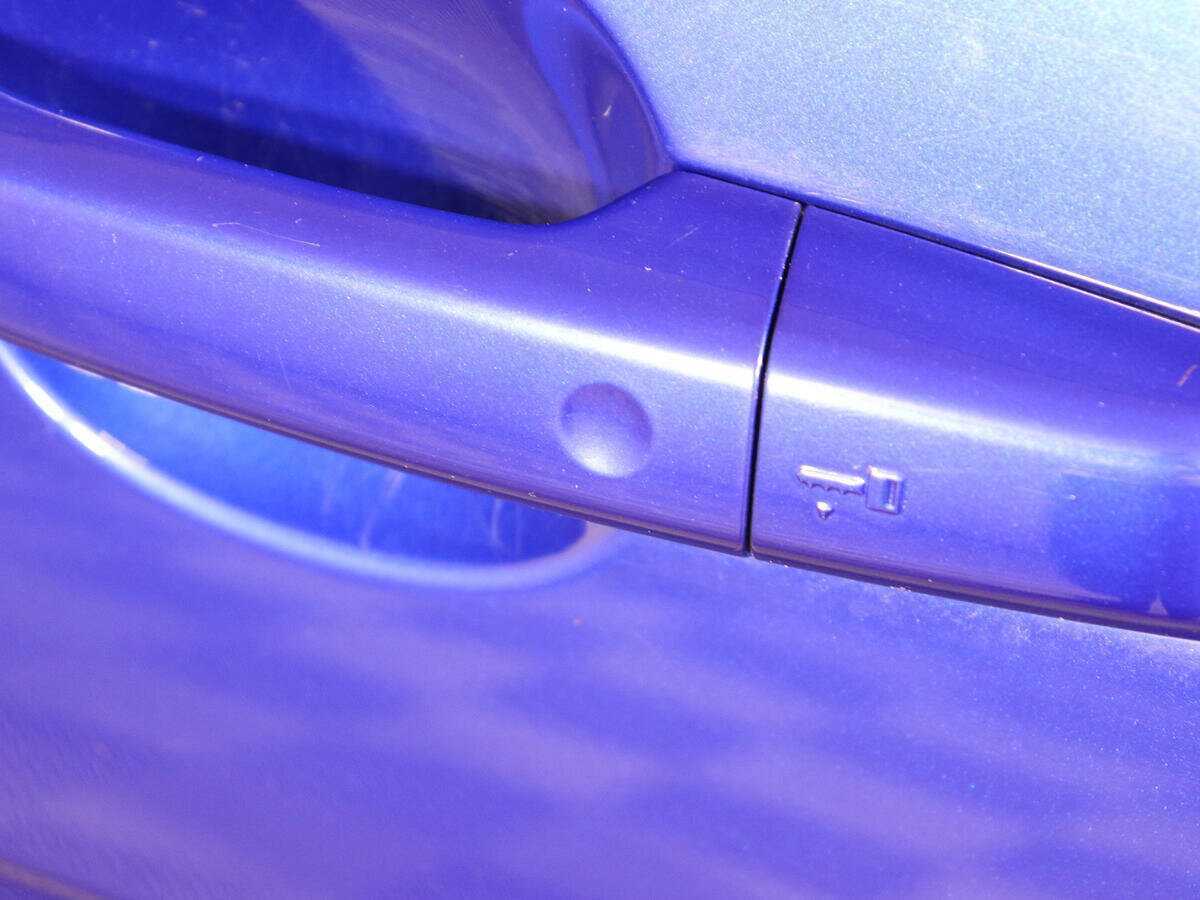 Б/У Ягуар ИксЕ 2016 года. Фото: #16