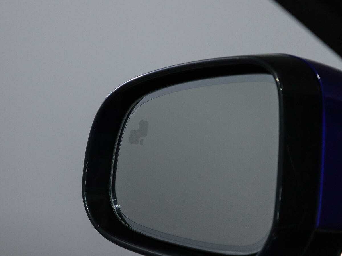 Б/У Ягуар ИксЕ 2016 года. Фото: #17