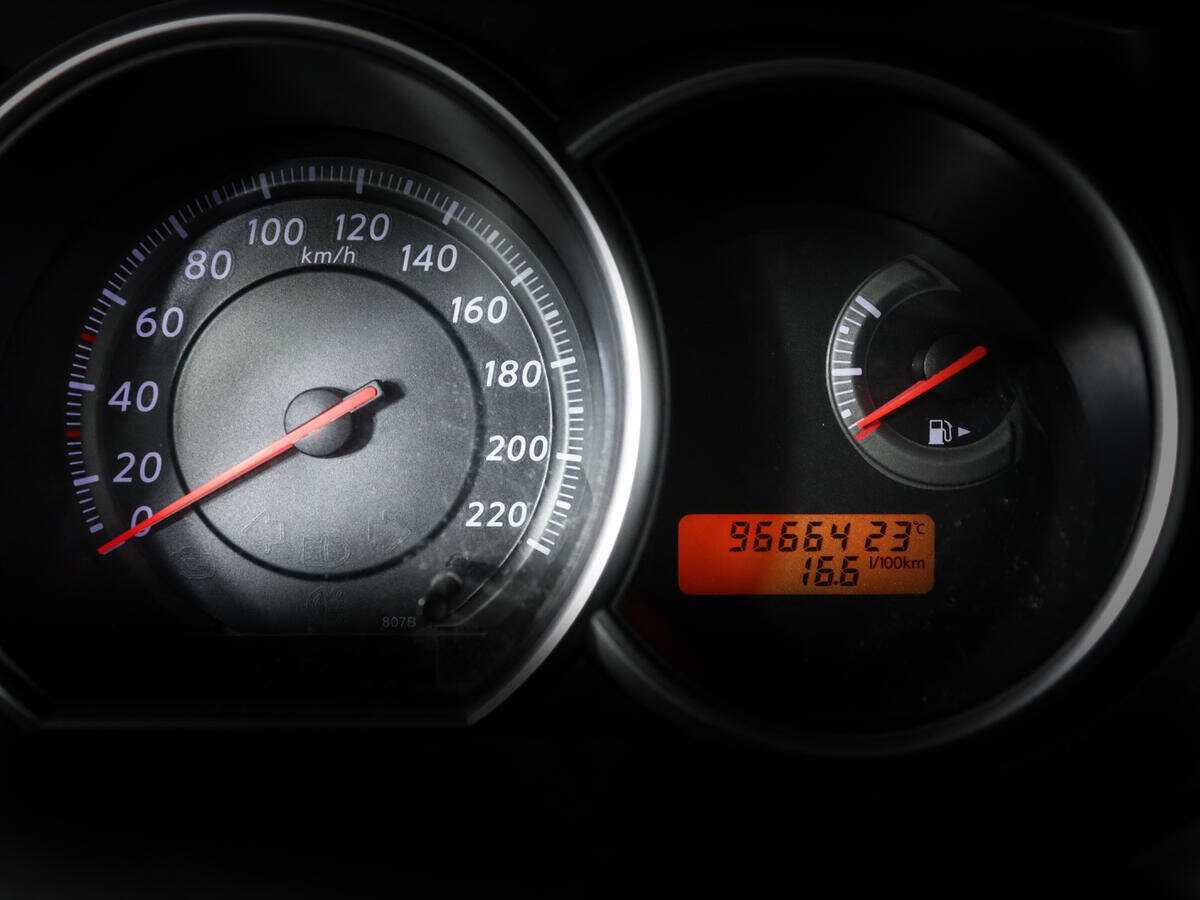 Б/У Ниссан Тиида 2011 года. Фото: #8