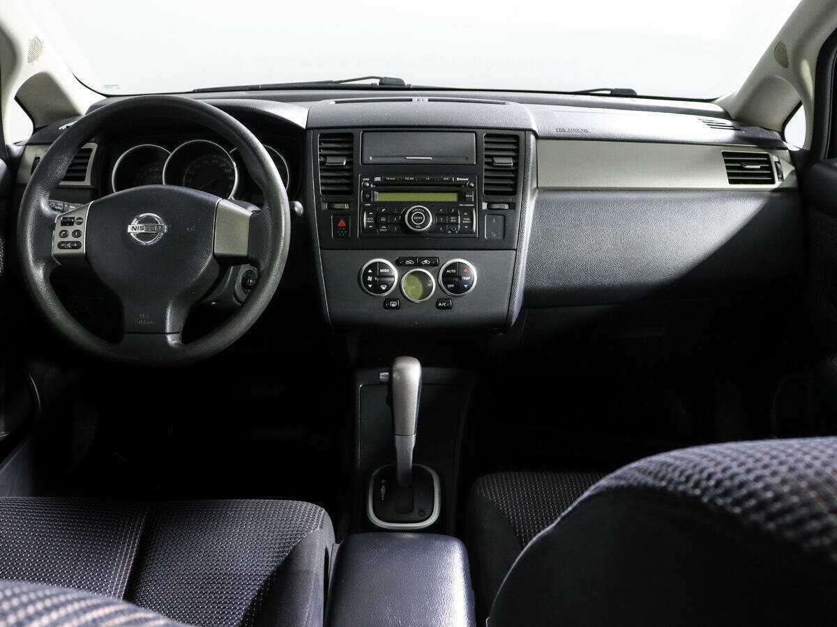 Б/У Ниссан Тиида 2011 года. Фото: #9